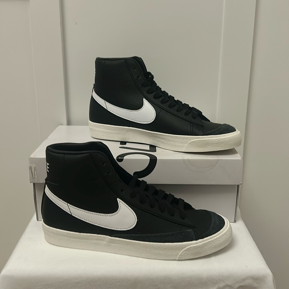 Nike Blazer Mid '77 Vintage New in Box Black White